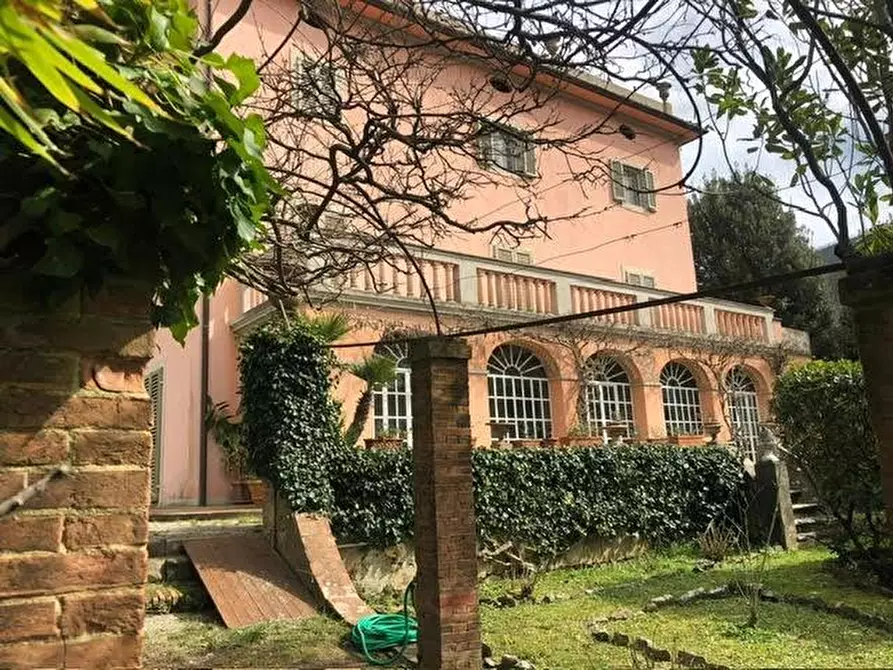 Immagine 1 di Villa in vendita  a Calci