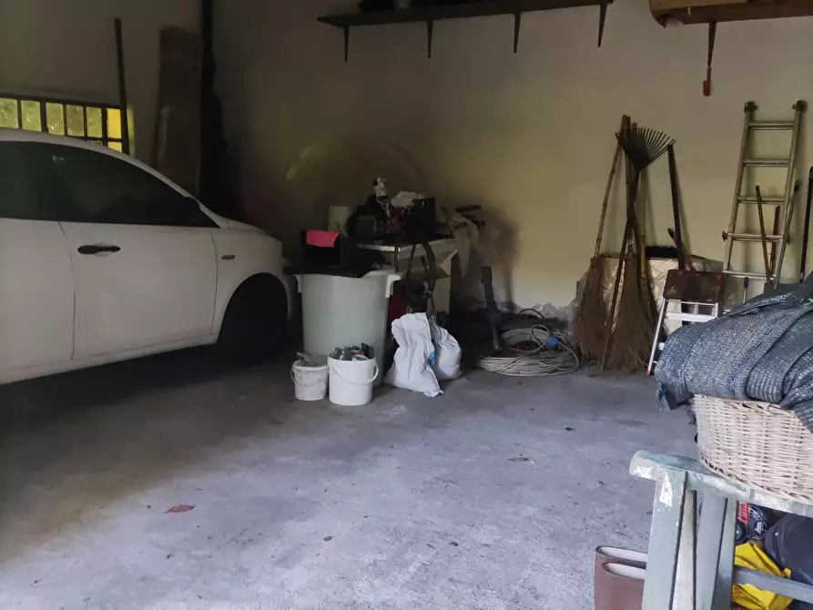 Immagine 57 di Villa in vendita  a Carrara