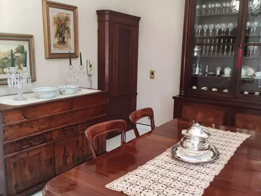 Immagine 37 di Villa in vendita  a Carrara