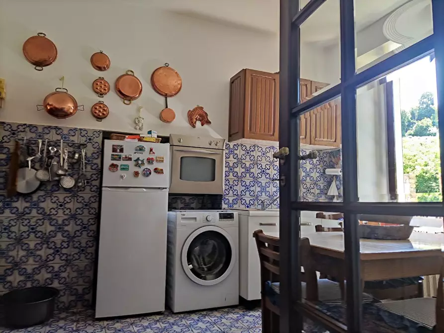 Immagine 25 di Villa in vendita  a Carrara