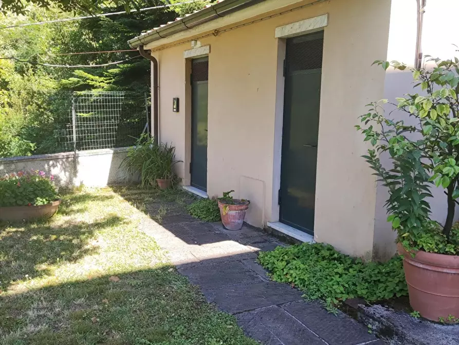 Immagine 13 di Villa in vendita  a Carrara