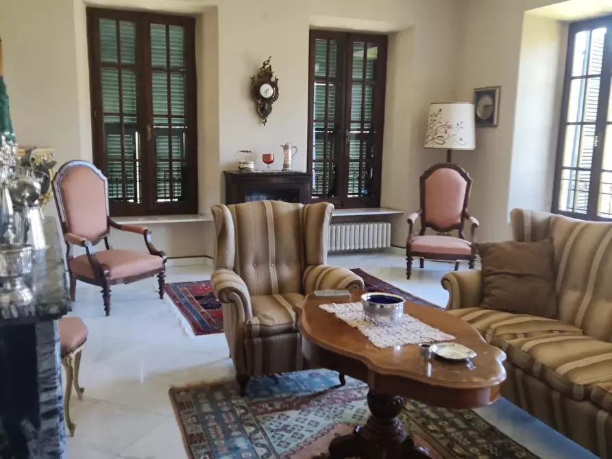 Immagine 33 di Villa in vendita  a Carrara