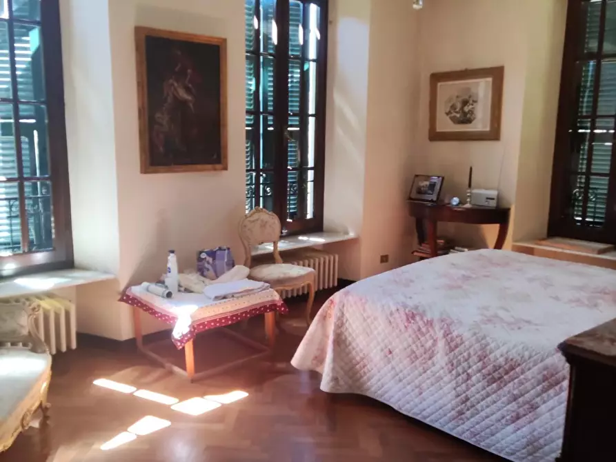 Immagine 39 di Villa in vendita  a Carrara