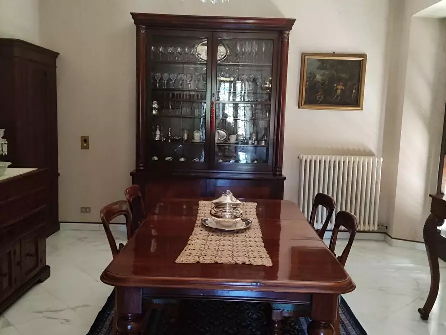 Immagine 36 di Villa in vendita  a Carrara