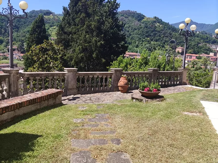 Immagine 6 di Villa in vendita  a Carrara