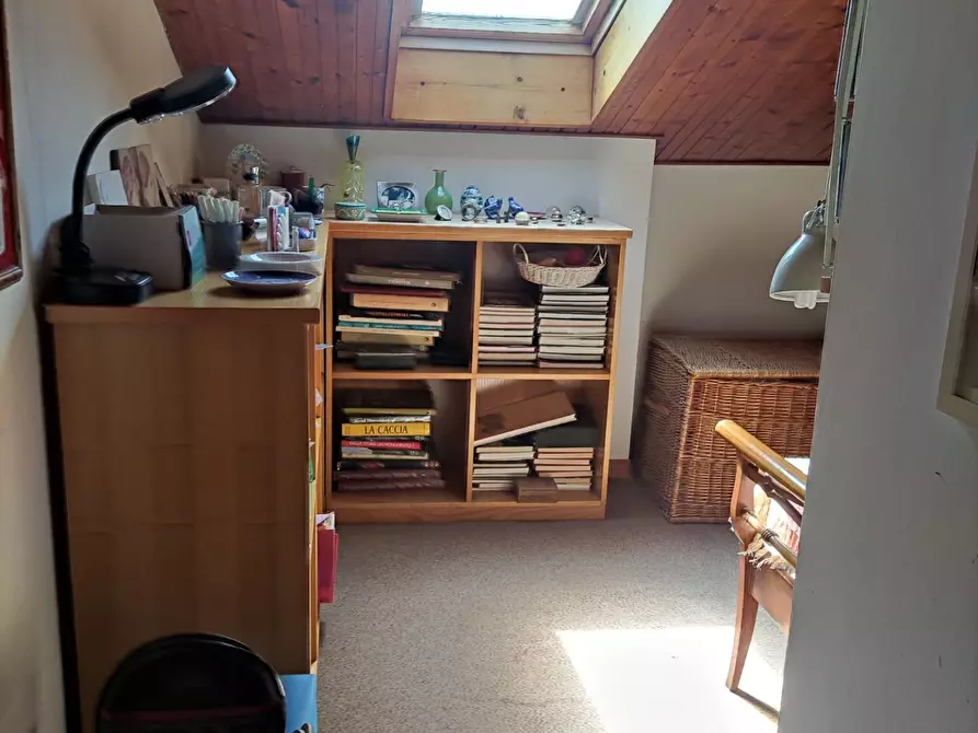 Immagine 53 di Villa in vendita  a Carrara