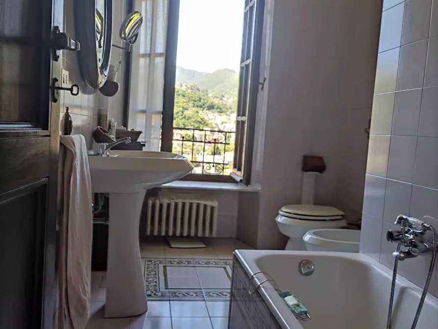 Immagine 43 di Villa in vendita  a Carrara