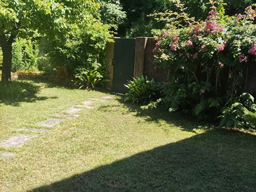 Immagine 8 di Villa in vendita  a Carrara