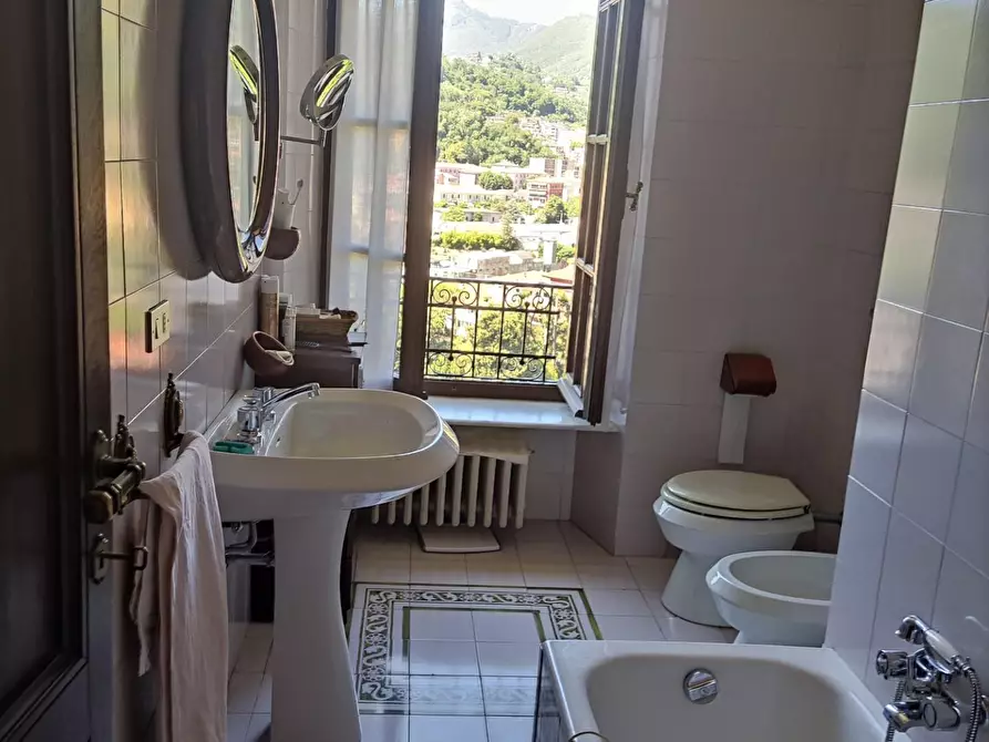 Immagine 44 di Villa in vendita  a Carrara