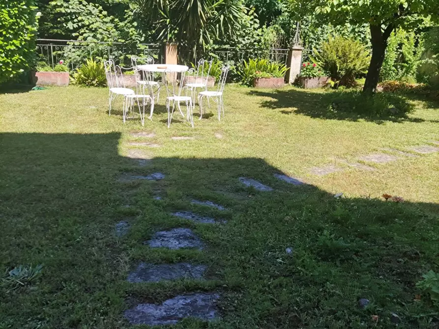 Immagine 7 di Villa in vendita  a Carrara