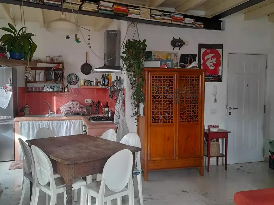 Immagine 21 di Appartamento in vendita  a Livorno