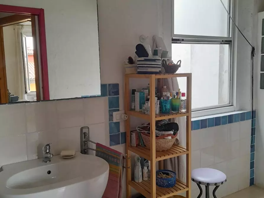 Immagine 14 di Appartamento in vendita  a Livorno