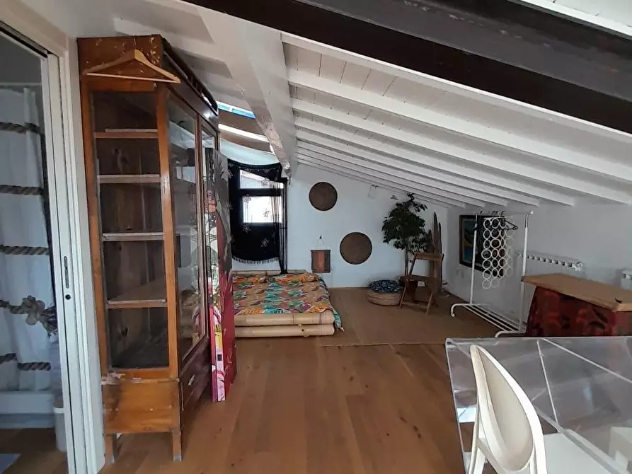 Immagine 22 di Appartamento in vendita  a Livorno