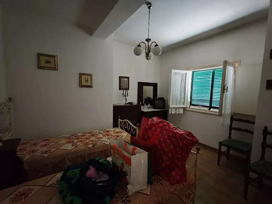 Immagine 5 di Porzione di casa in vendita  a Massa