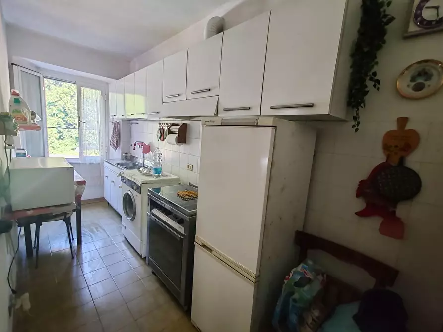 Immagine 4 di Porzione di casa in vendita  a Massa