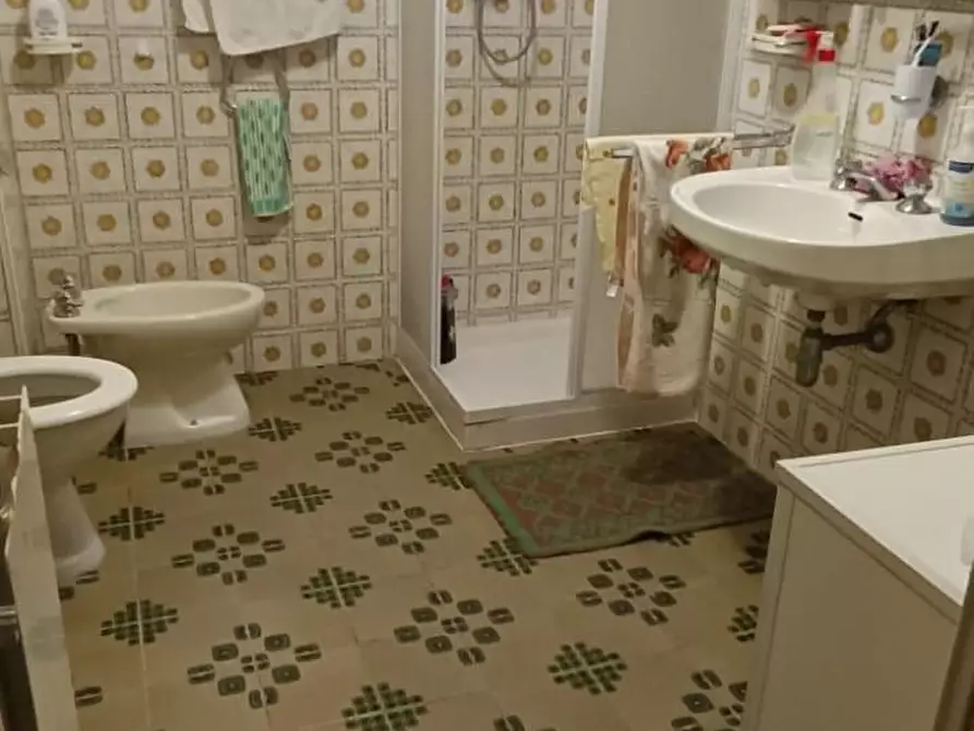 Immagine 12 di Porzione di casa in vendita  a Massa