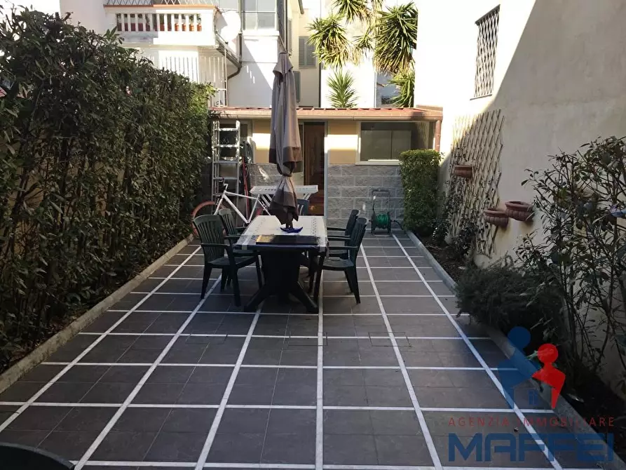 Immagine 8 di Appartamento in vendita  a Viareggio