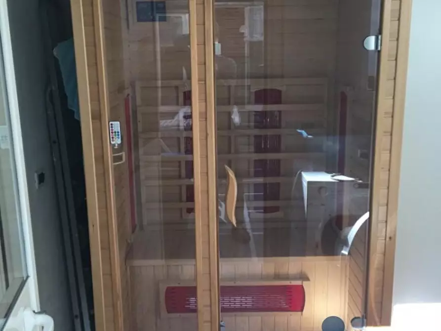 Immagine 6 di Appartamento in vendita  a Viareggio