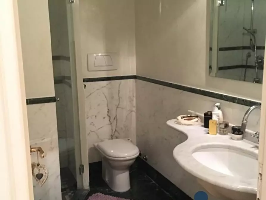 Immagine 28 di Appartamento in vendita  a Viareggio