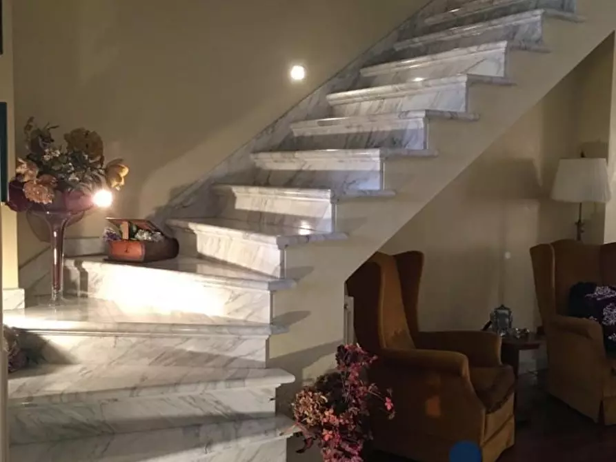 Immagine 4 di Appartamento in vendita  a Viareggio