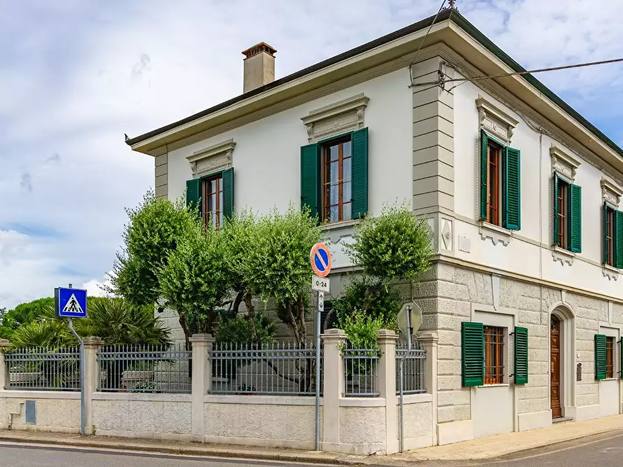 Immagine 1 di Villa in vendita  a Casciana Terme Lari