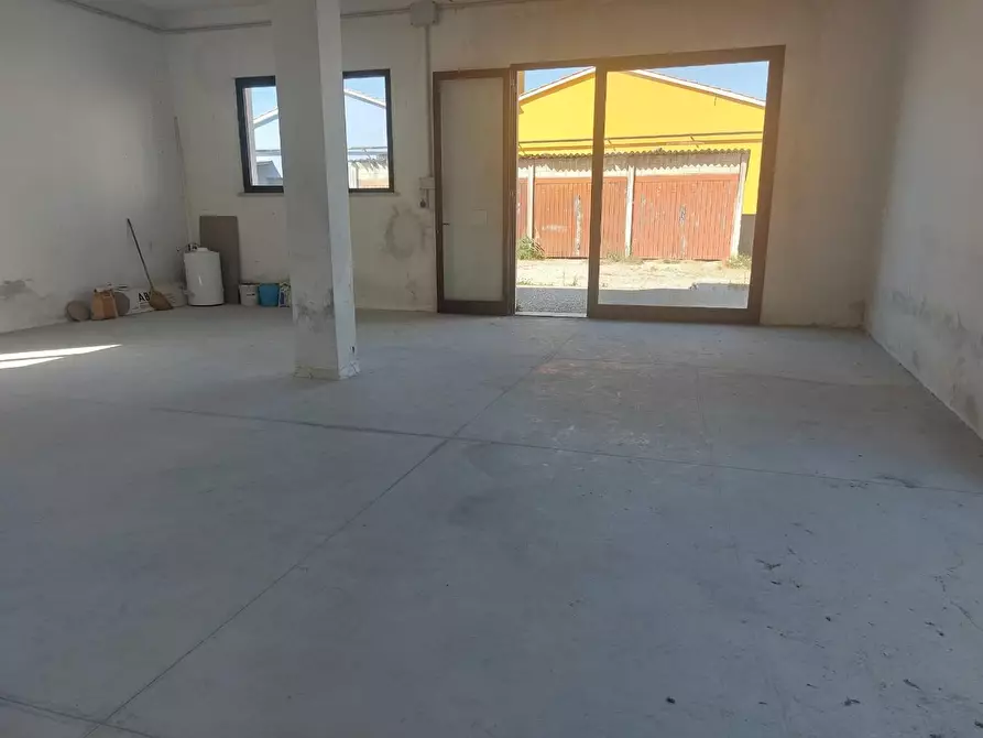 Immagine 12 di Magazzino in affitto  a Santa Croce Sull'arno