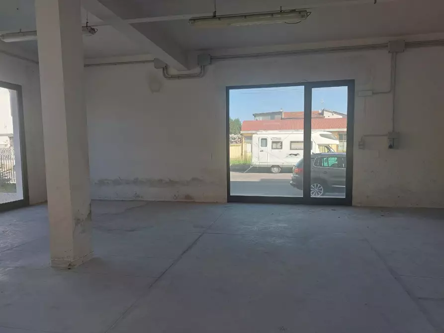 Immagine 15 di Magazzino in affitto  a Santa Croce Sull'arno