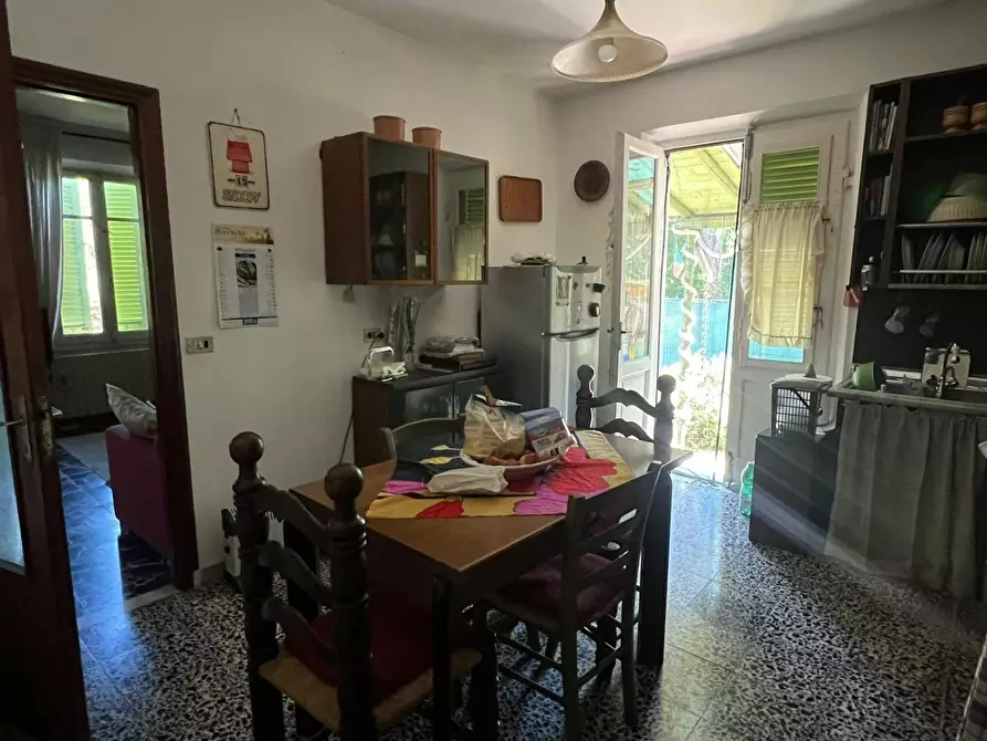 Immagine 14 di Casa indipendente in vendita  a Massa