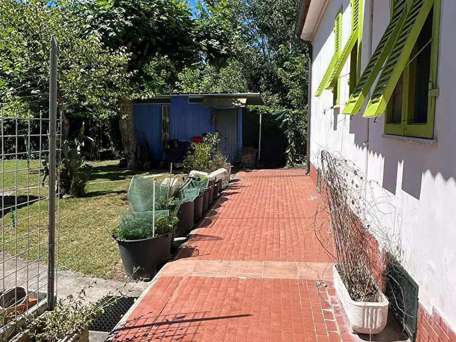 Immagine 8 di Casa indipendente in vendita  a Massa