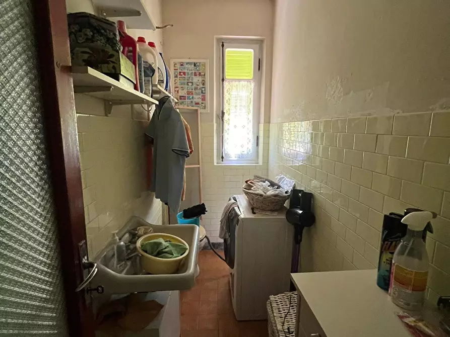 Immagine 19 di Casa indipendente in vendita  a Massa