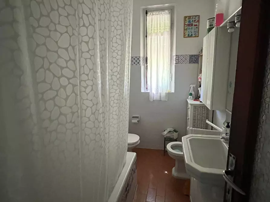 Immagine 17 di Casa indipendente in vendita  a Massa