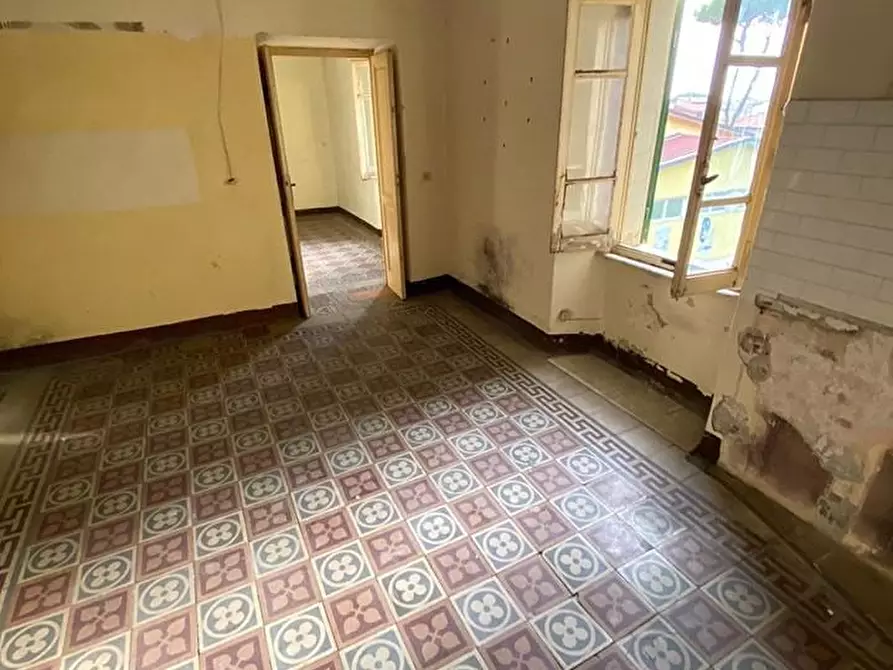 Immagine 8 di Appartamento in vendita  a Massa