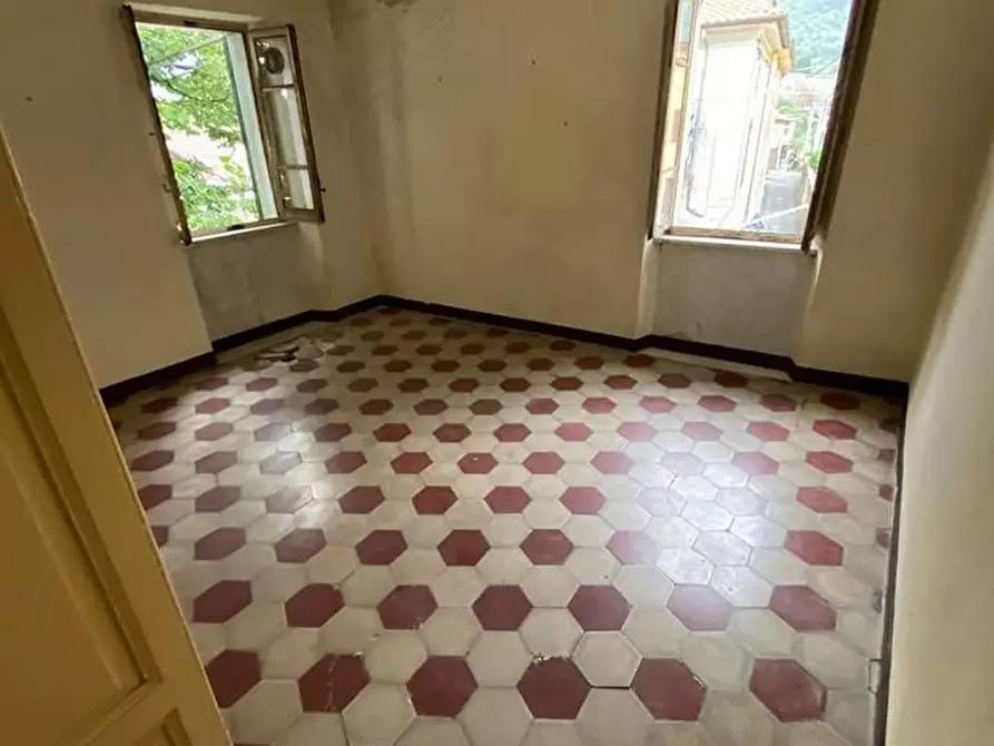 Immagine 12 di Appartamento in vendita  a Massa