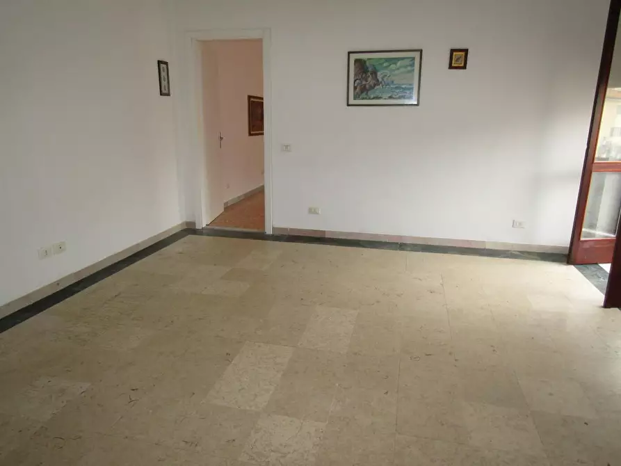 Immagine 1 di Appartamento in vendita  a Carrara