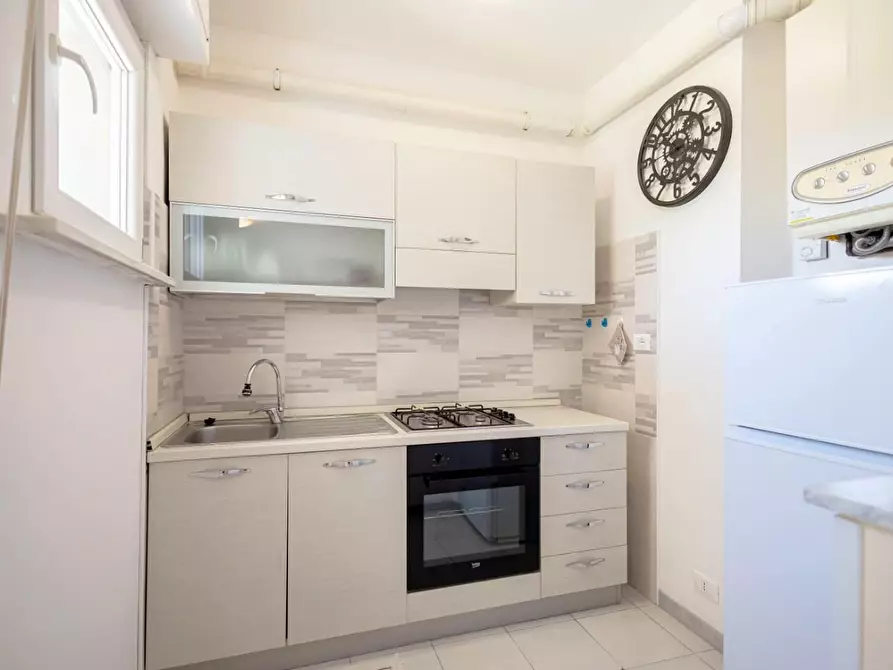 Immagine 4 di Appartamento in vendita  a Ortonovo