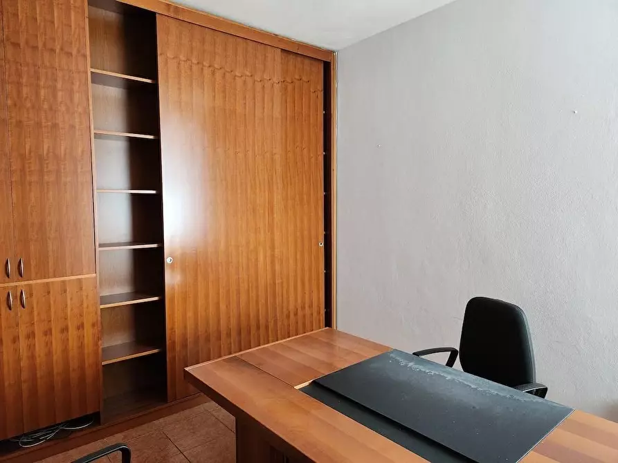 Immagine 8 di Ufficio in affitto  a Santa Croce Sull'arno