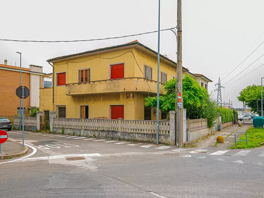 Immagine 1 di Casa indipendente in vendita  a Pontedera