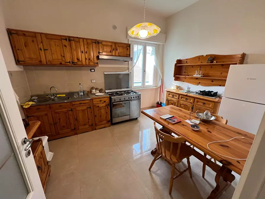 Immagine 5 di Villa in vendita  a Cecina