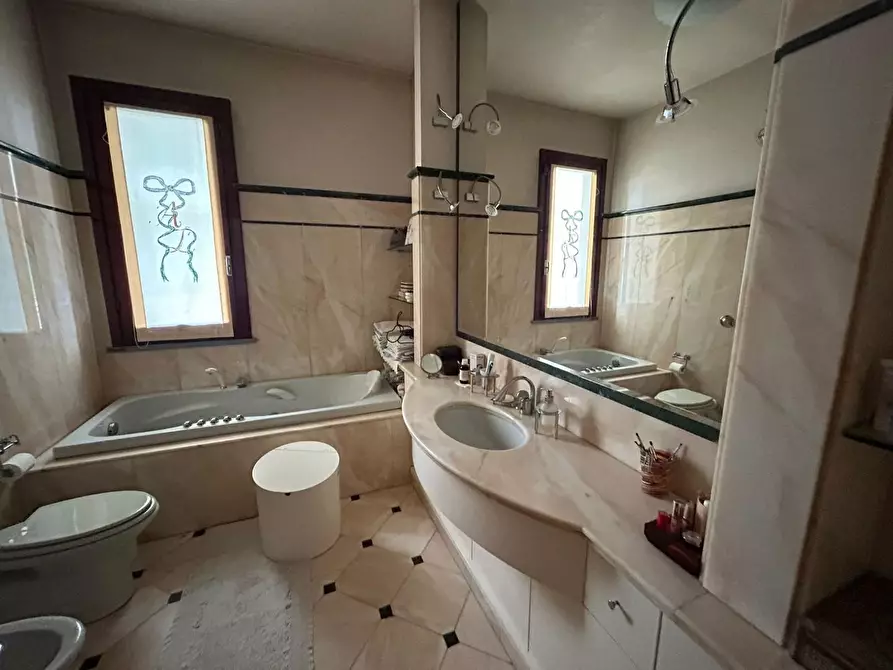 Immagine 31 di Villa in vendita  a Santa Croce Sull'arno