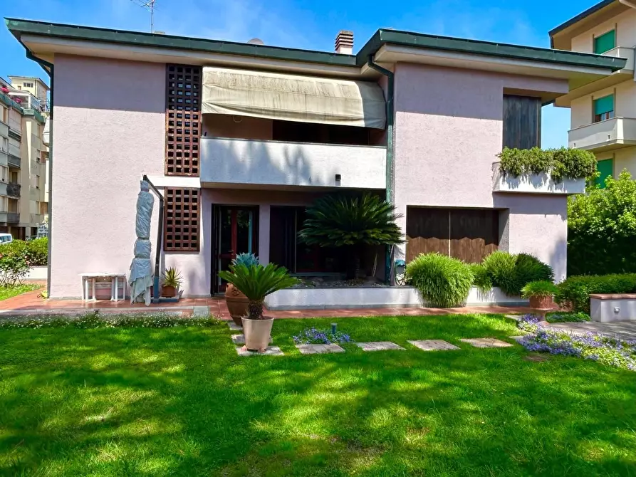 Immagine 33 di Villa in vendita  a Santa Croce Sull'arno