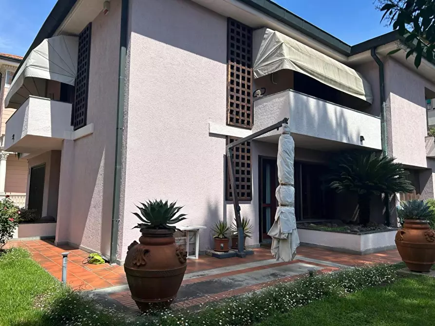 Immagine 32 di Villa in vendita  a Santa Croce Sull'arno