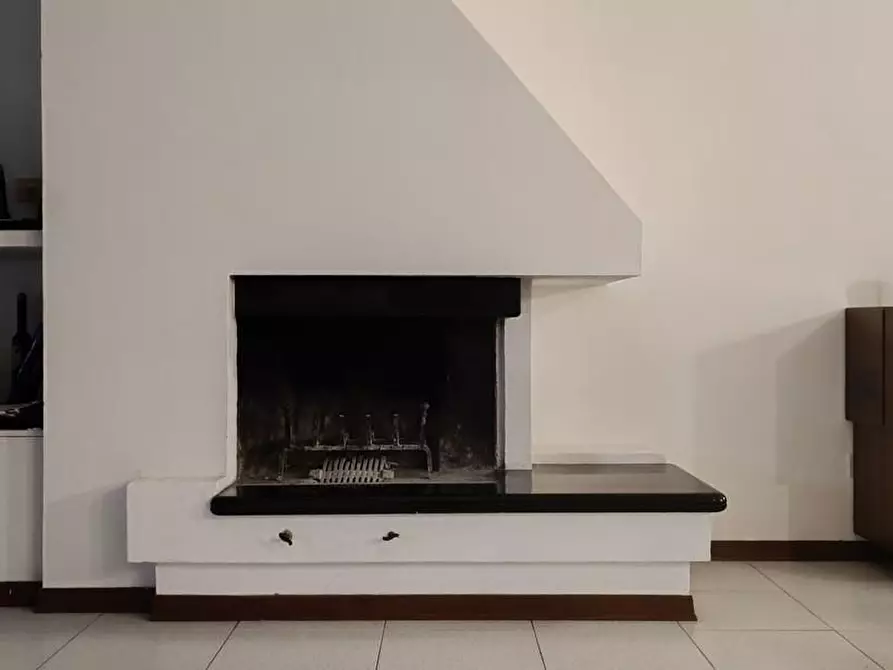 Immagine 18 di Villetta a schiera in vendita  a Ortonovo