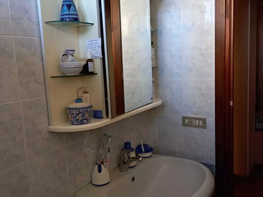 Immagine 19 di Casa semindipendente in vendita  a Carrara