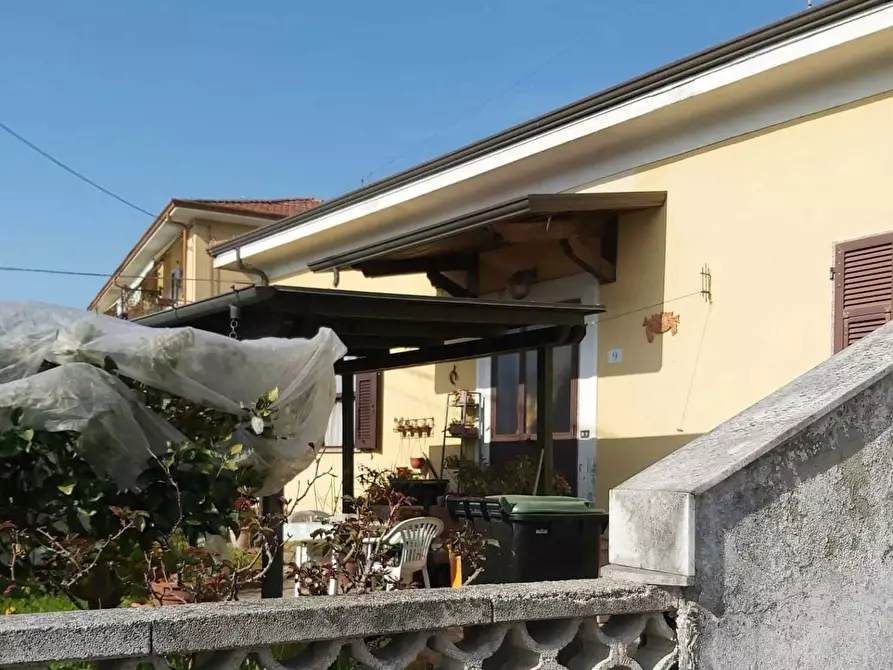 Immagine 10 di Casa semindipendente in vendita  a Carrara