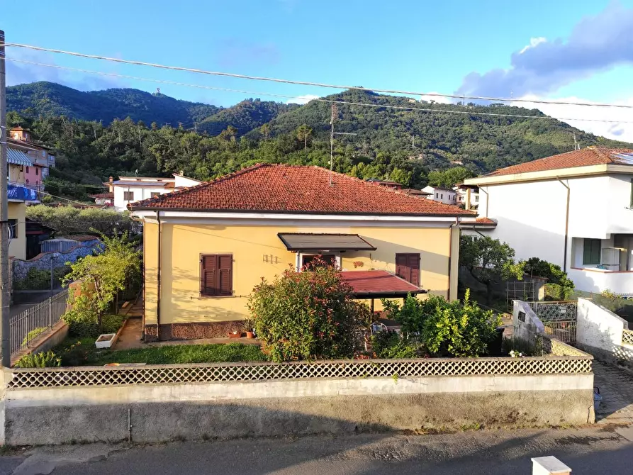 Immagine 11 di Casa semindipendente in vendita  a Carrara