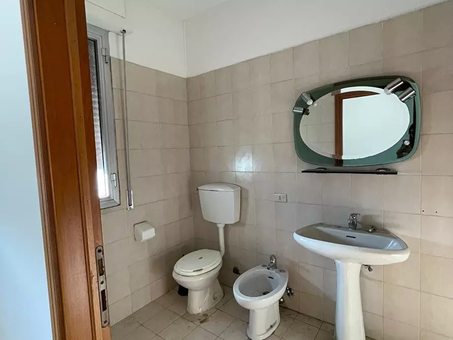 Immagine 20 di Attività artigianale in vendita  a Vinci