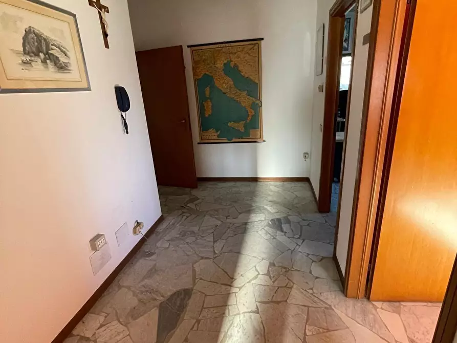 Immagine 21 di Attività artigianale in vendita  a Vinci