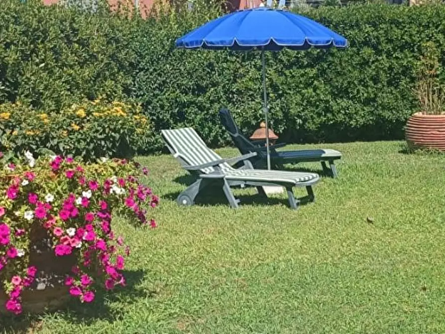 Immagine 6 di Casa bifamiliare in vendita  a Viareggio