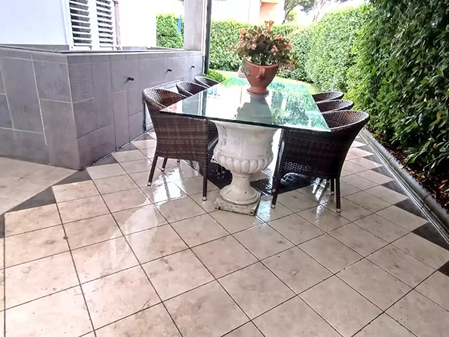 Immagine 14 di Casa bifamiliare in vendita  a Viareggio