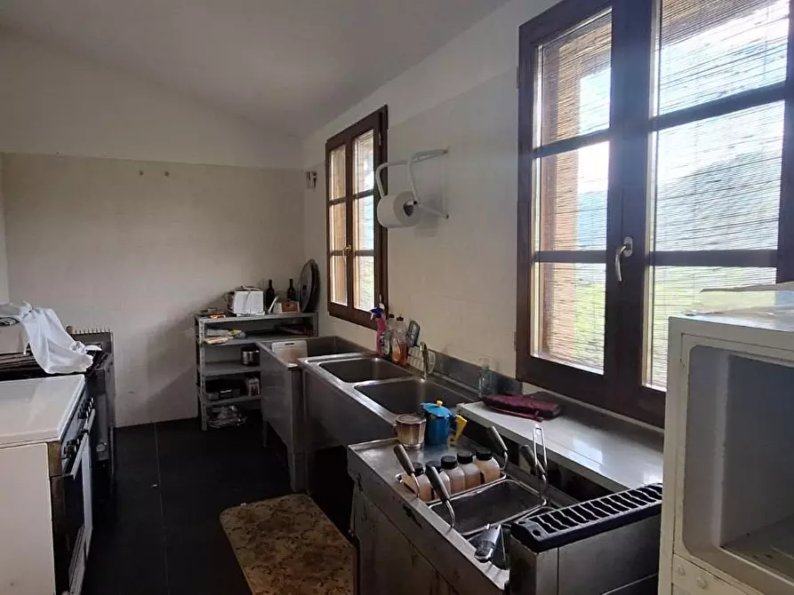 Immagine 9 di Azienda agricola in vendita  a Borgo A Mozzano